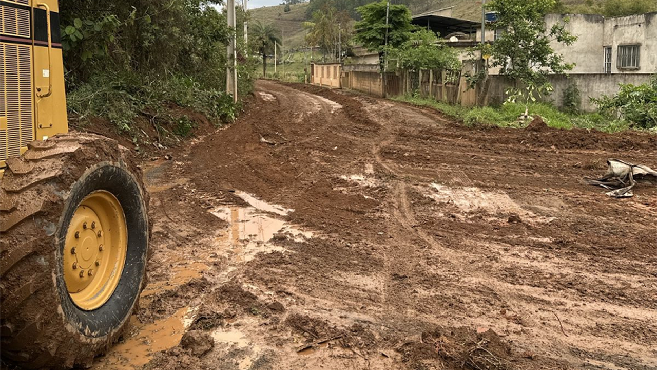 Prefeitura inicia obras de pavimentação da estrada de acesso a Campo Alegre