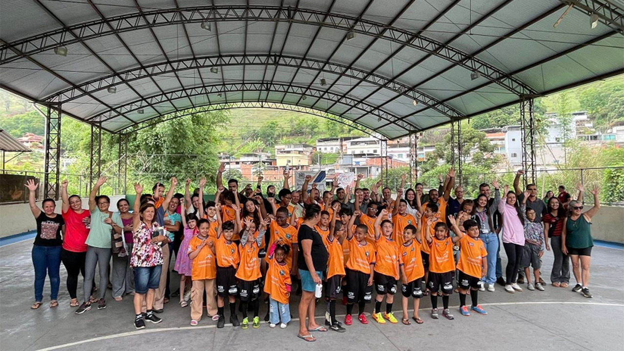 Projeto Amigos do Esporte Quadra do Bairro da Glória
