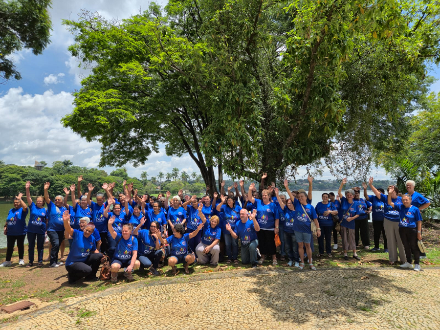 Grupo da Terceira Idade dos CRAS faz turismo em BH
