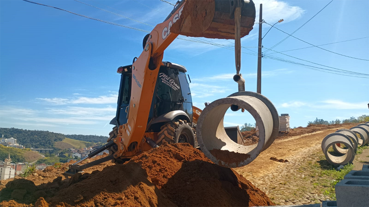 Obra de estabilização de alude e contenção da Rua Alagoas, bairro Flores