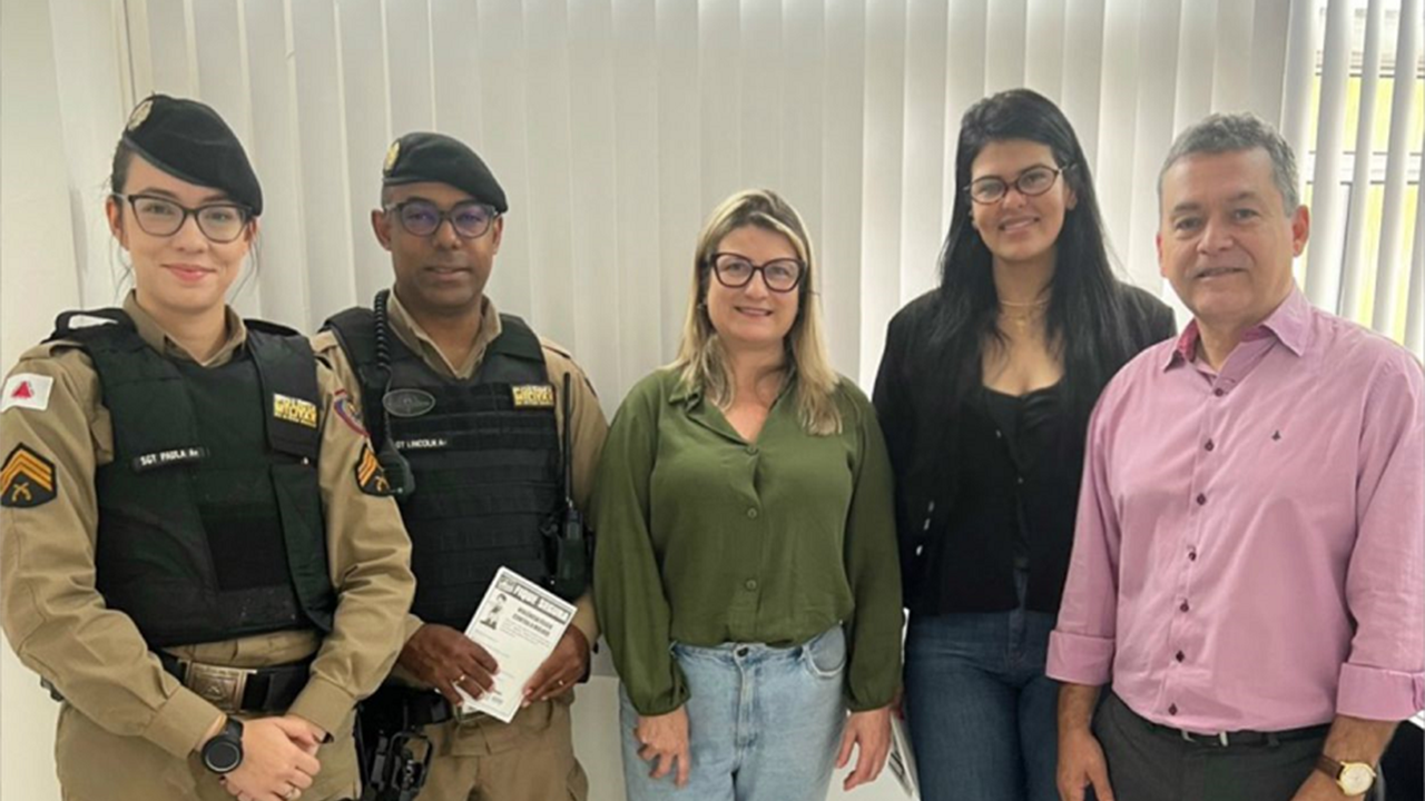 Saúde promove, na sala de recepção da Policlínica, encontro da população com a PMMG