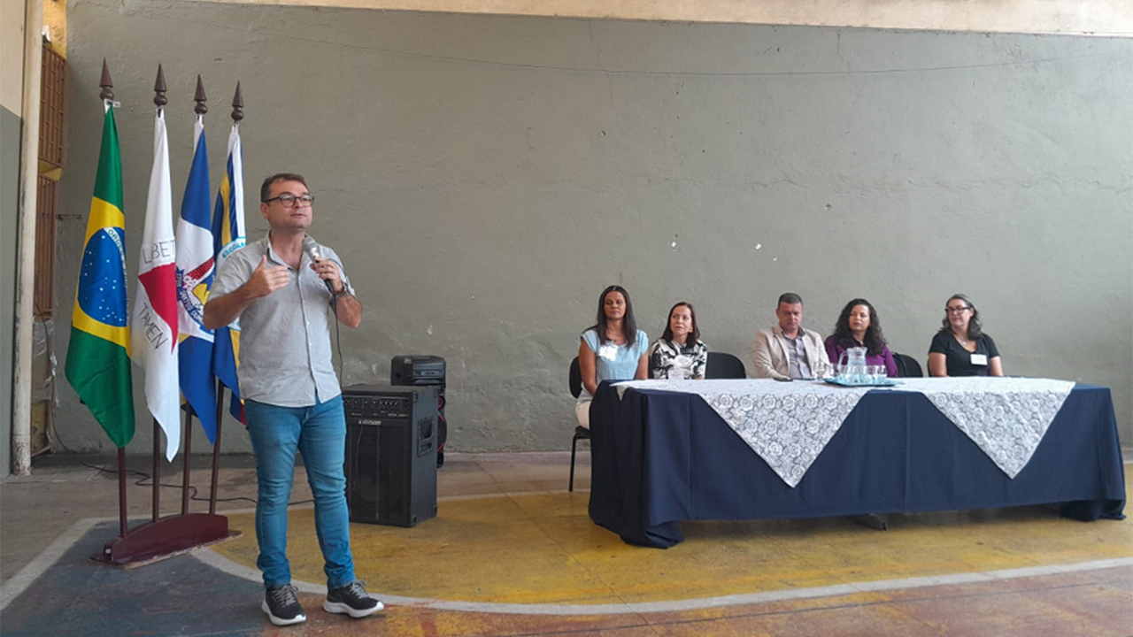 Encontro de formação e fortalecimento entre professores das Redes Municipais