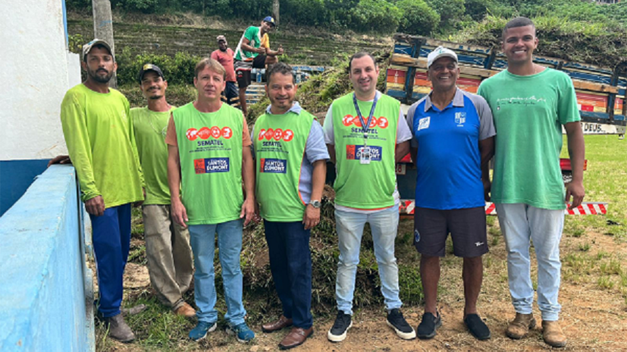 Campo do Independente do Córrego do Ouro recebe grama para nova cobertura do campo