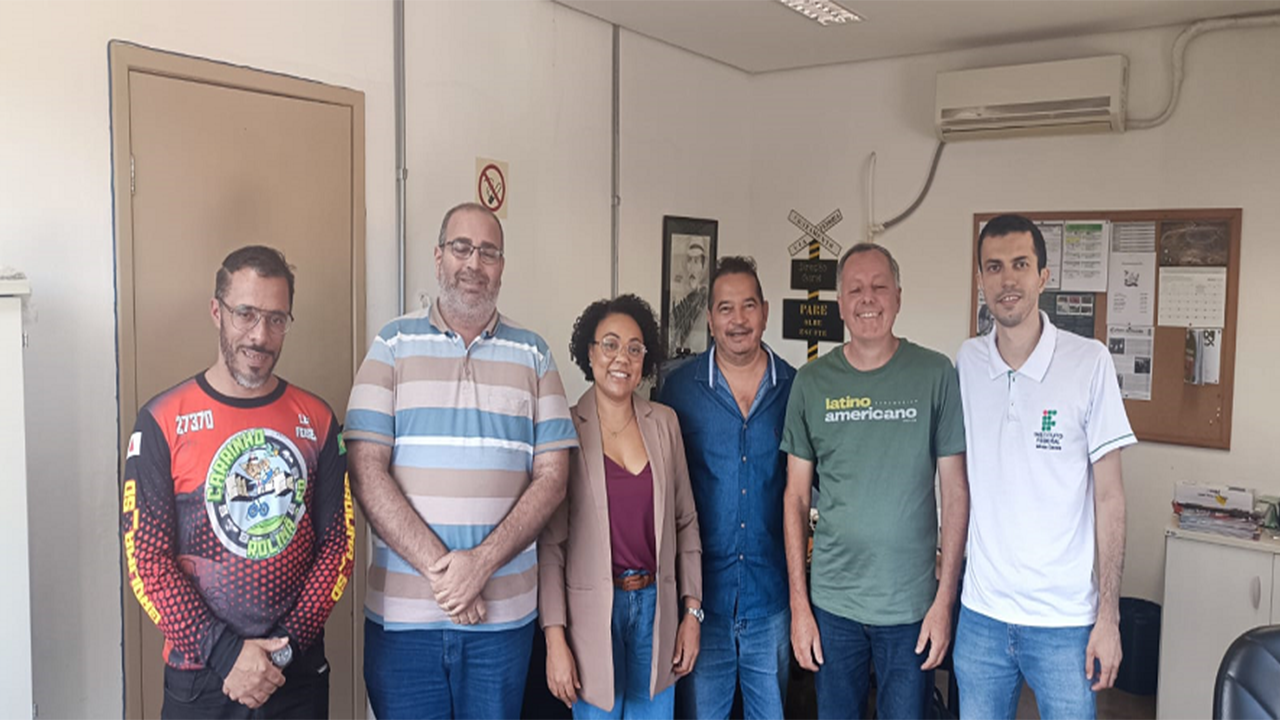 Viabilização de projeto de passeio turístico com a Locomotiva Zezé Leone