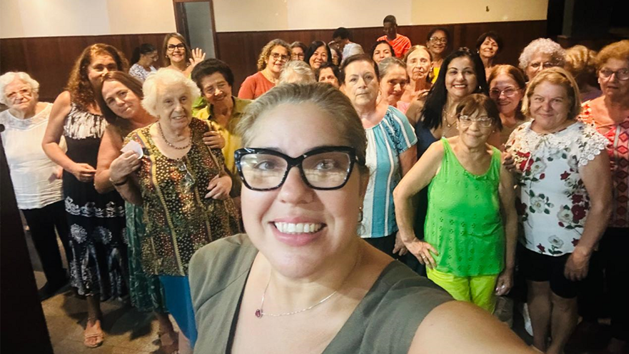 Secretaria de Desenvolvimento Social prestigia atividade do grupo Alegria de Viver