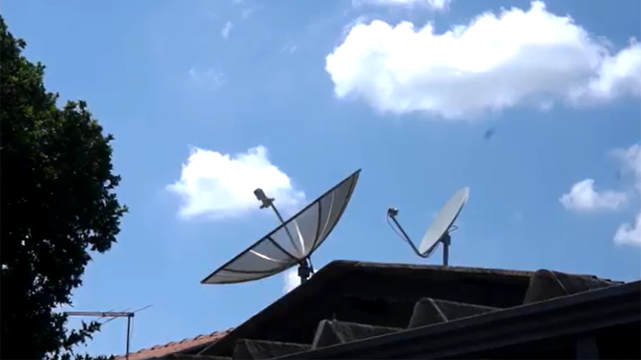 Famílias de Santos Dumont podem se inscrever gratuitamente para a troca da antena de TV tradicional para a nova parabólica digital
