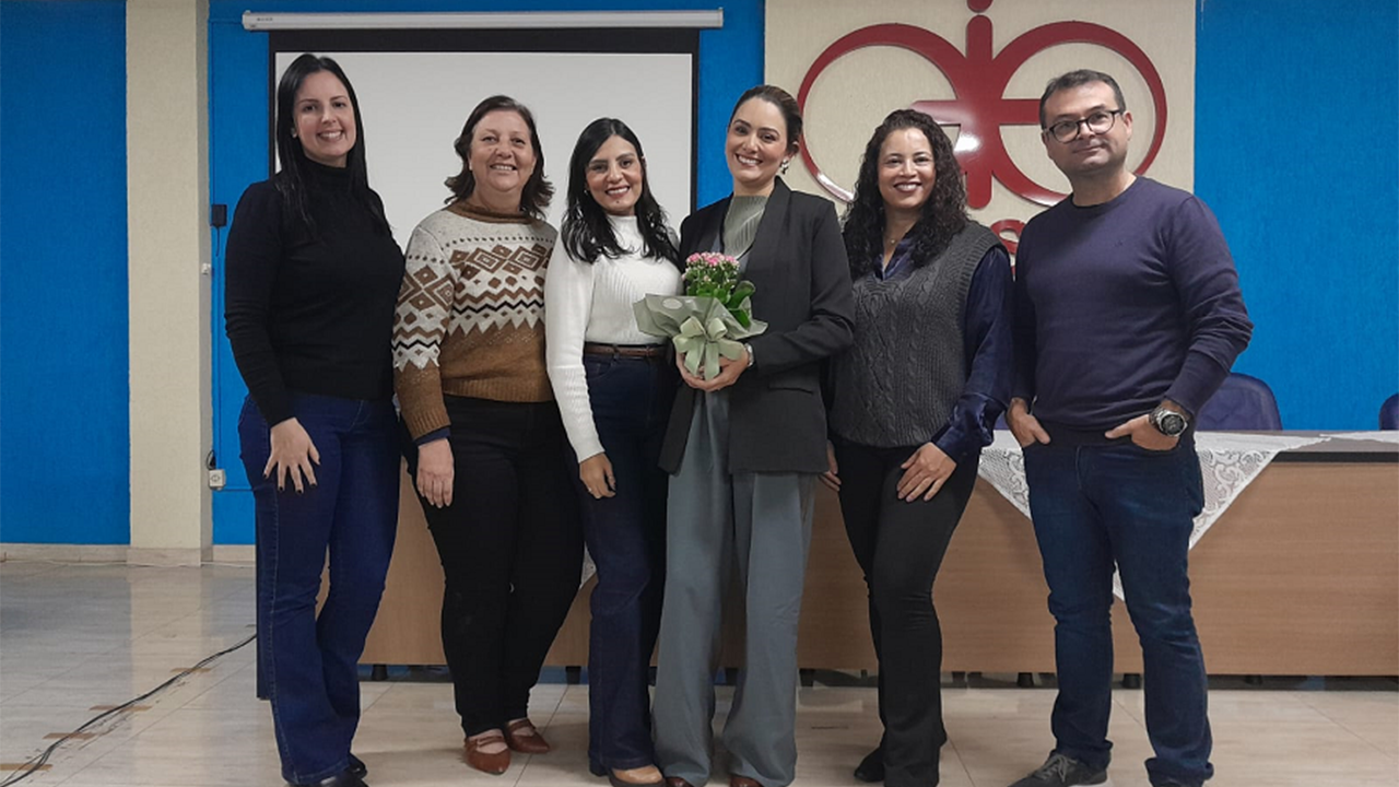  Educação promove entrega de Certificados de Reconhecimento às escolas municipais