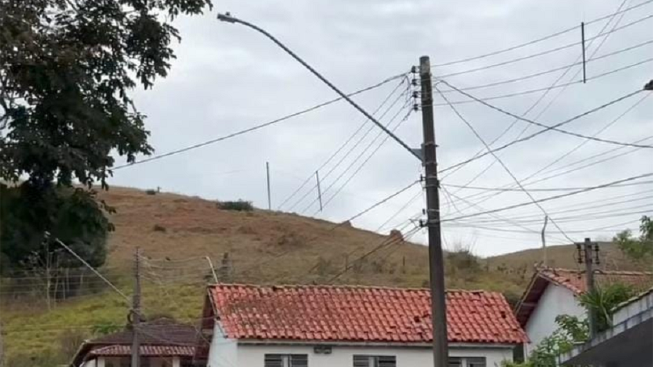 Prefeitura realiza substituição de 70 lâmpadas em Dores e Cachoeirinha