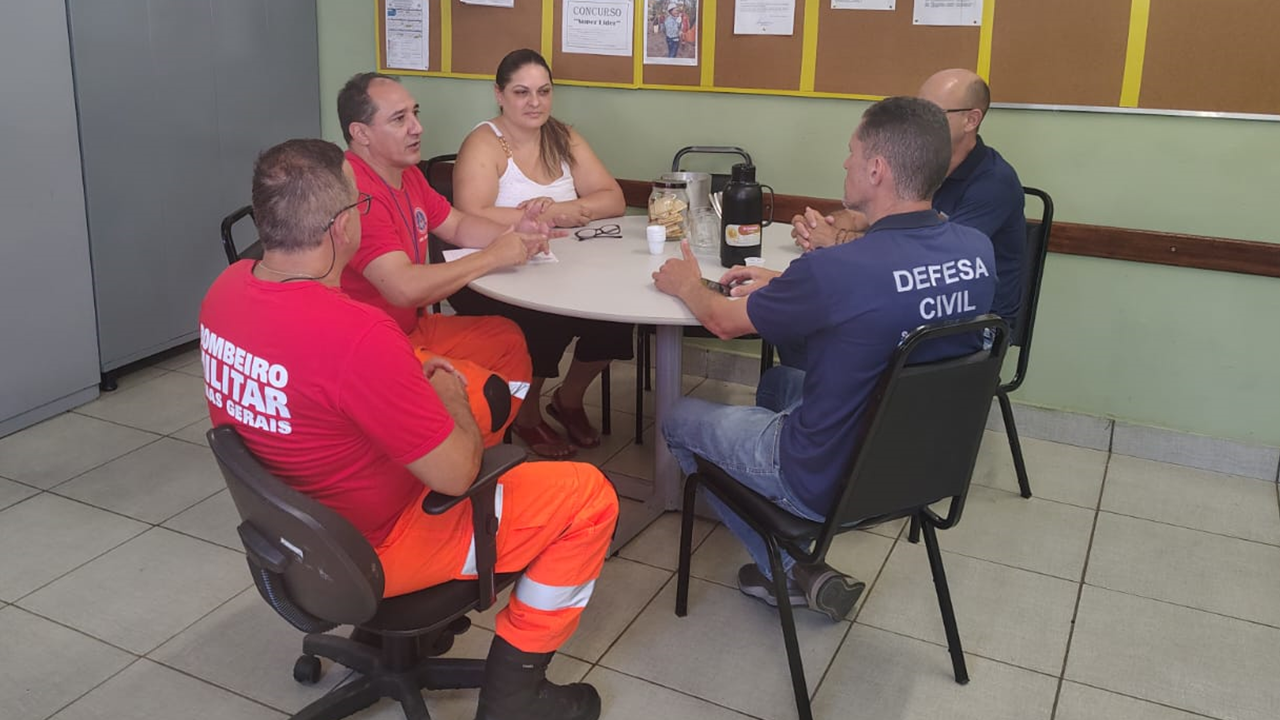Defesa Civil do Município, Corpo de Bombeiros MG e E.E. Governador Bias Fortes