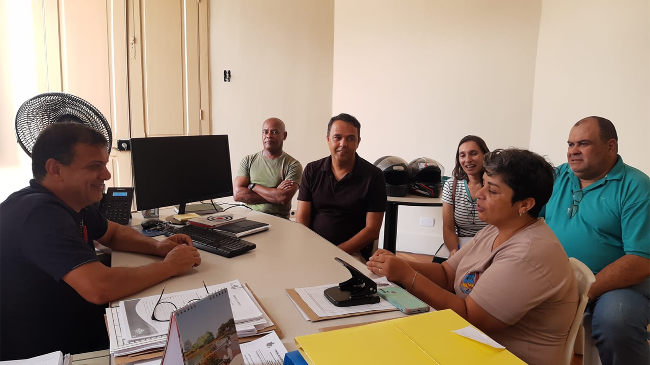 Secretário de Administração Ernane recebe representantes do novo Sindicato dos  Servidores  da Prefeitura