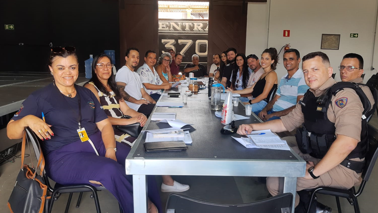 “Carnaval 2025: Voe nesta folia” - Abertas inscrições para colocação de barracas, food-trucks e trailers no Centro Cultural