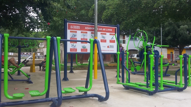 Prefeitura de Santos Dumont instala academia de