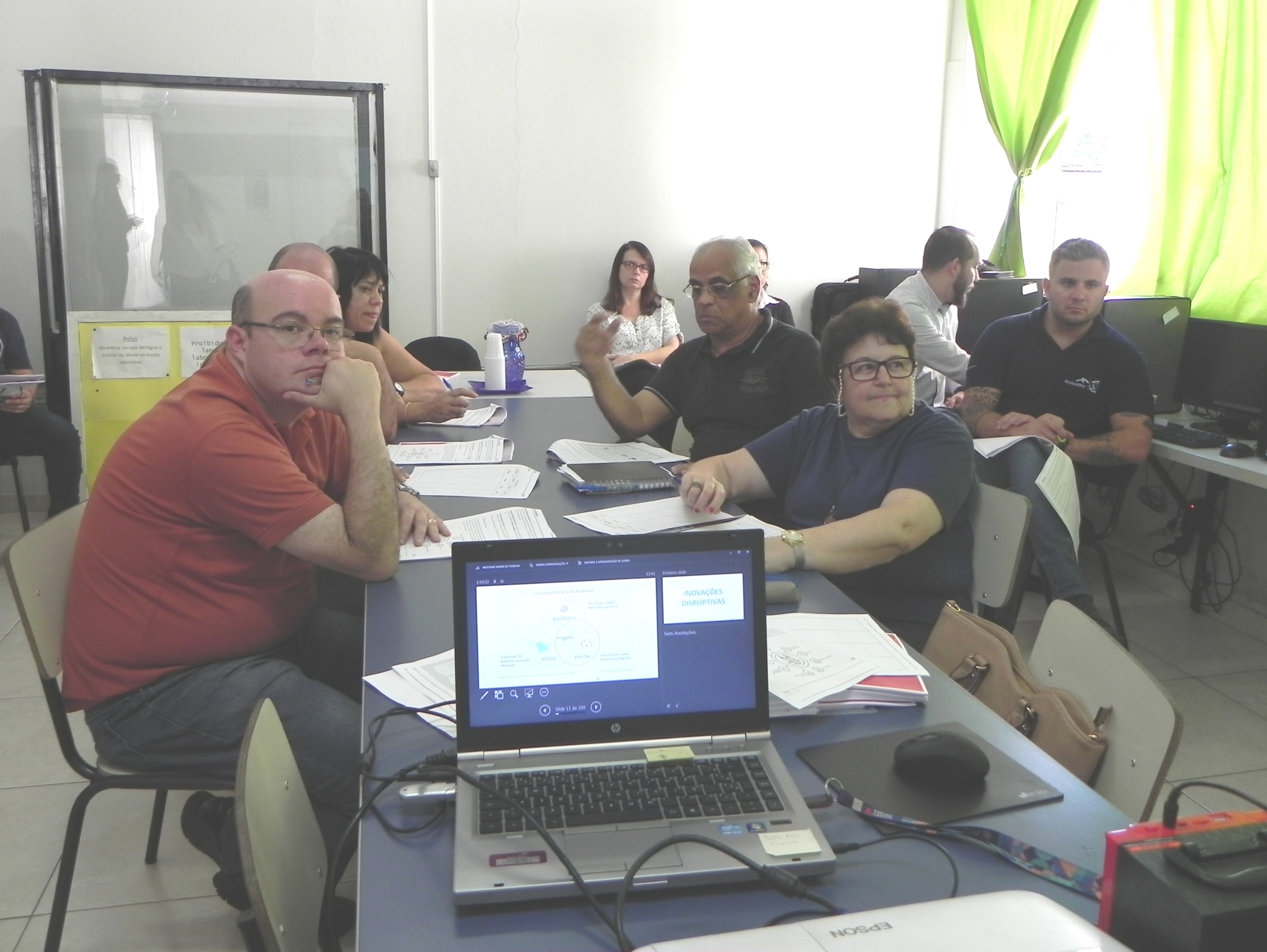 Três escolas municipais estão recebendo o projeto “Meu Robô”