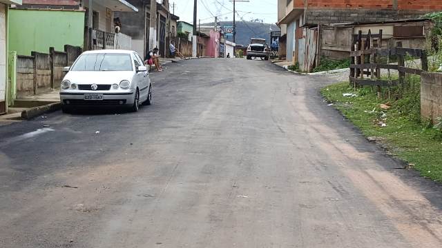 Trecho da Rua Giovanni Peduzzi no Córrego do Ouro é asfaltado